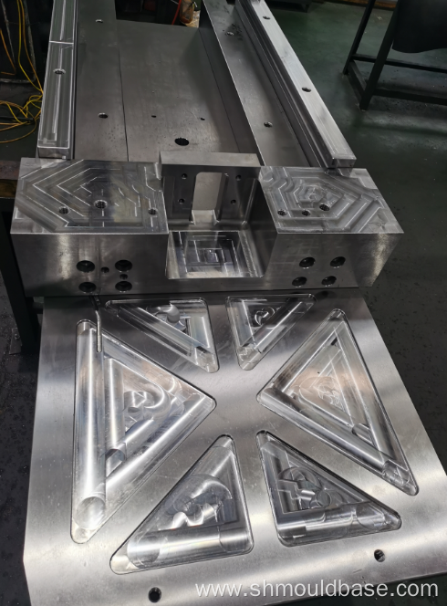 Aluminum alloy mold base