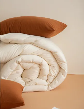 Fashionable Elegant Bedding Set