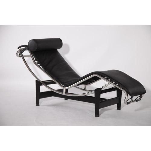 Réplique de chaise longue en cuir LC4 Le Corbusier