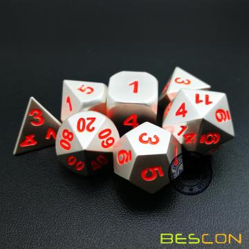 Bescon 7pcs Set de dados de D &amp; D polihedrales de metal sólido establece plata mate con números de naranja, Juego de dados de juego de rol de metal RPG