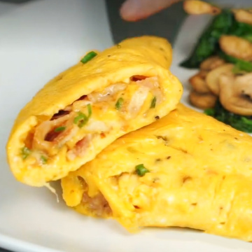 Omelete de ovo mexido macio (cogumelo e queijo)