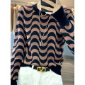 Corrugated wool knit pullover woman