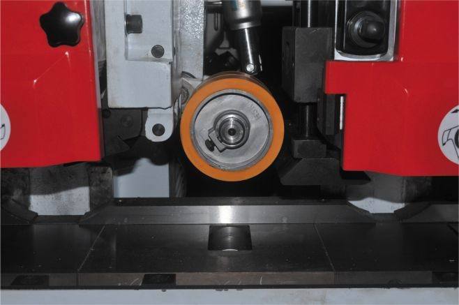 Four-Side Planer with 6 Spindle for Planing Funriutre Woodworking Machinery (HJD-M620A)