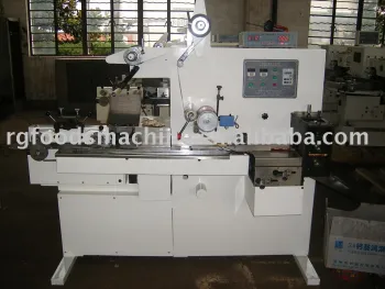 cut-form pillow type wrapping machine,pillow type pack machine,pillow type packaging machine