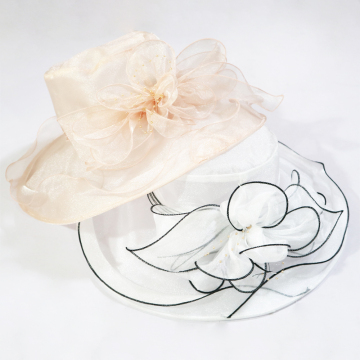 Cappelli da sole estivi eleganti: cappelli floreali di lussuoso derby con pezzi arruffati, perfetti per feste in chiesa e matrimoni