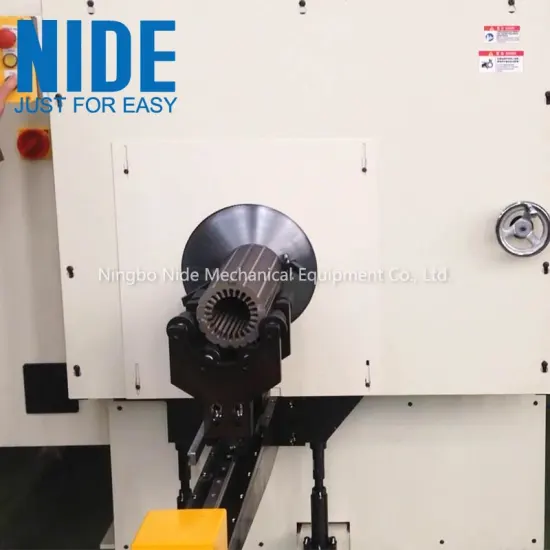 Auto medium motor stator slot paper insertion mechanical
