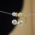 Double Boucles d&#39;oreilles en perles blanches Stud en ligne