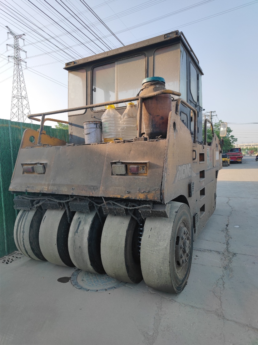 XCMG XP302 30 ton Tyre Road roller