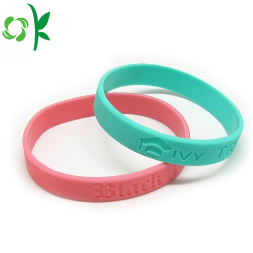 Màu duy nhất Debossed Bangles Silicone chống thấm nước dây đeo cổ tay