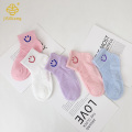 女の子のための漫画のスマイリーフェイスソックス、エアコン付きの靴下