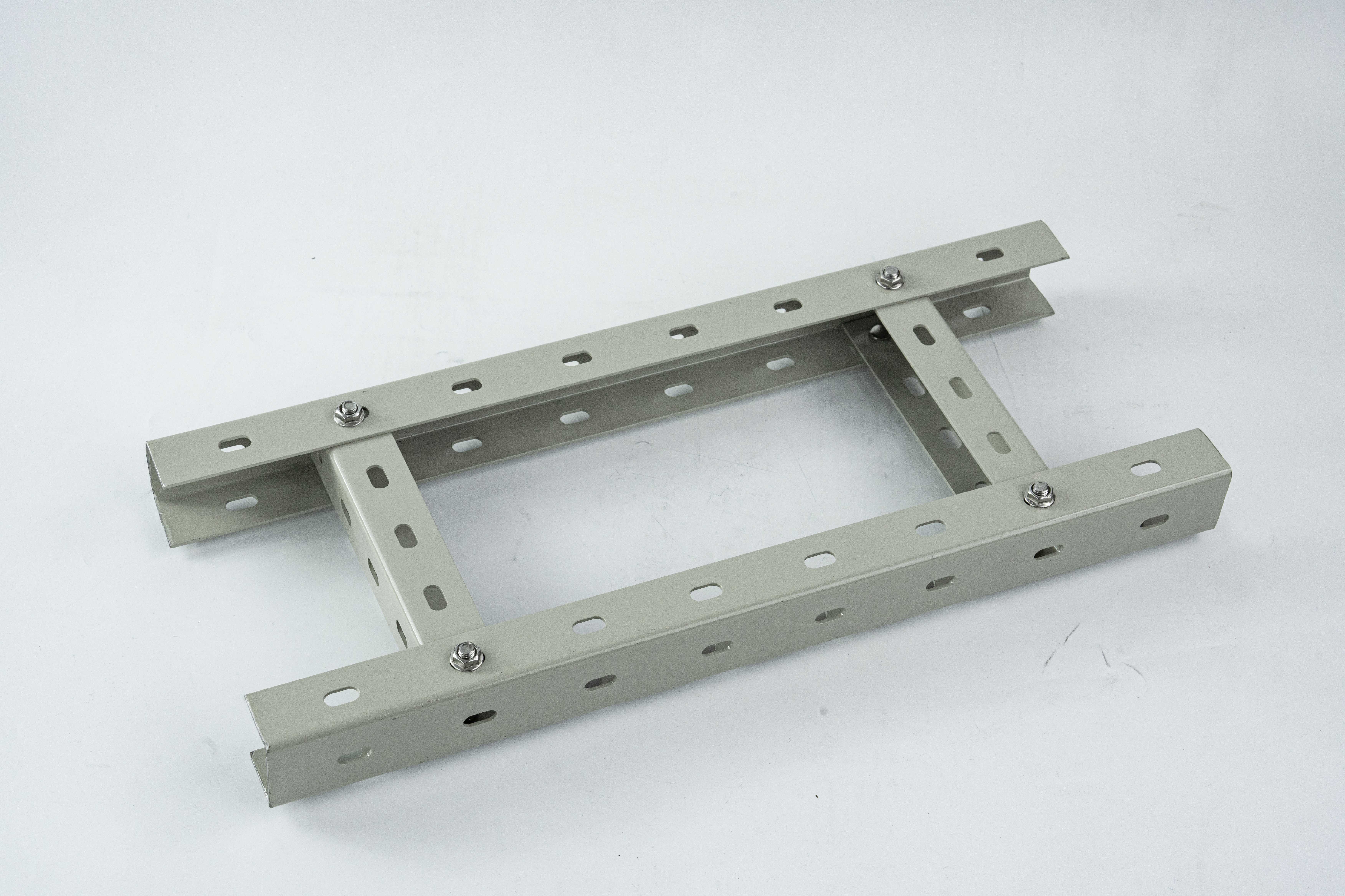 U-strunt channel cable ladder with heavy duty