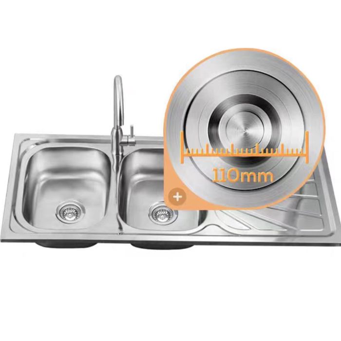 Edelstahlspüle mit zwei Waschbecken
