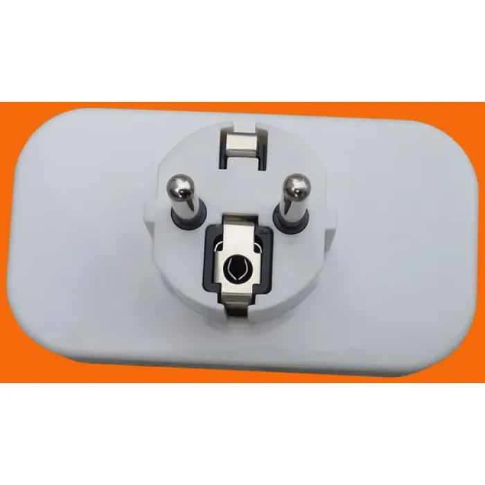 Adaptor Tiga Soket Universal