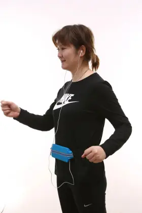 sport waist bag with phone
