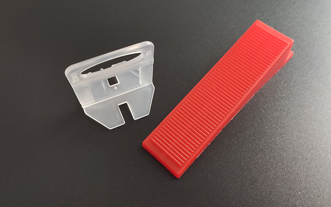 Tile leveler red insert