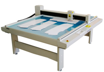 Garment Pattern Cutting Plotter Machine (SF2016)