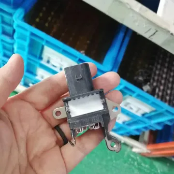 Rockyben Quality ARE6121P Alternator Regulator