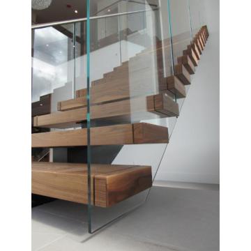 تصميم داخلي حديث بسيط مع منصة كبيرة ودرج مستقيم أحادي