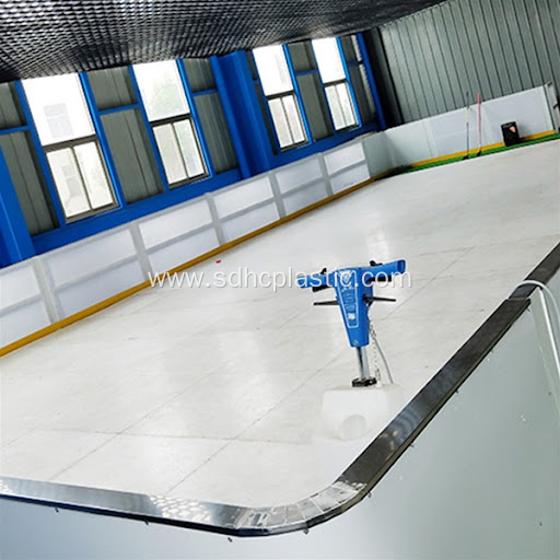 Outdoor ice rink boards