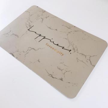 簡単に掃除できる速乾性の柔らかい珪藻土バスカーペット