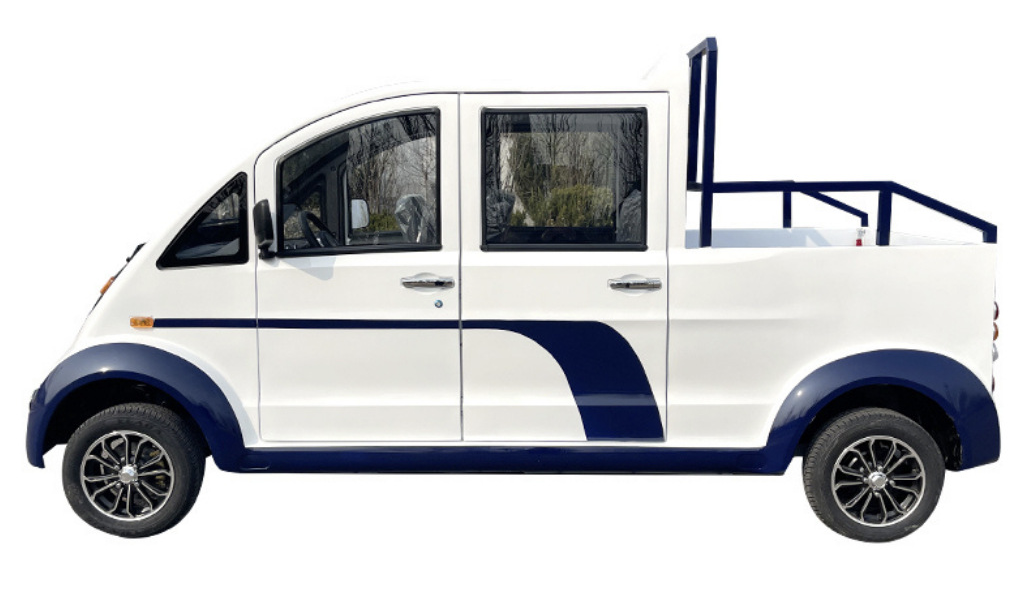 Large capacity patrol vehicle