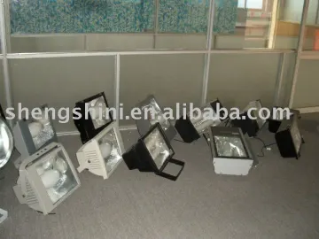 Highbay/flood lights with LVD induction electronic lamps