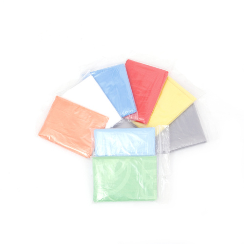 Poncho antipioggia per adulti monouso colorati promozionali in LDPE