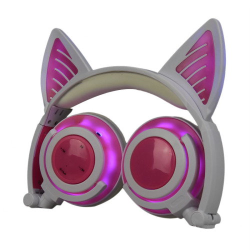 Headphone telinga kucing paling populer