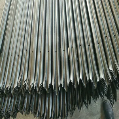 D and W Pale Palisade Fence stake machine