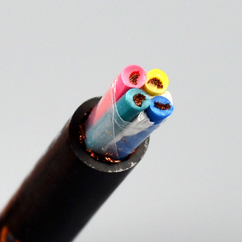 CU/PVC (XLPE)/STA/PVC (PE)