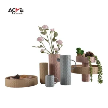 Ceramic Spiral Vase with Creative Burnt Flower Vase Frosted Pattern: Unique Living Room Decoration