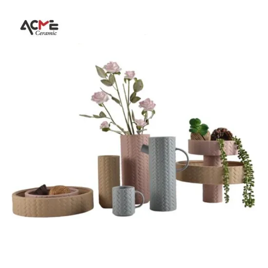 Ceramic Spiral Vase with Creative Burnt Flower Vase Frosted Pattern: Unique Living Room Decoration