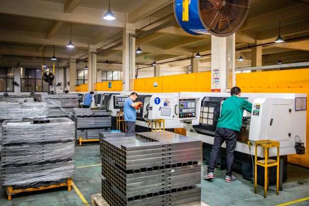 Standing Desk Workshop Production Line (2)