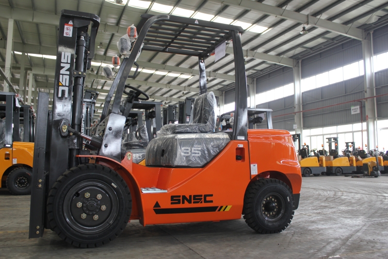 Counter Balance Forklift