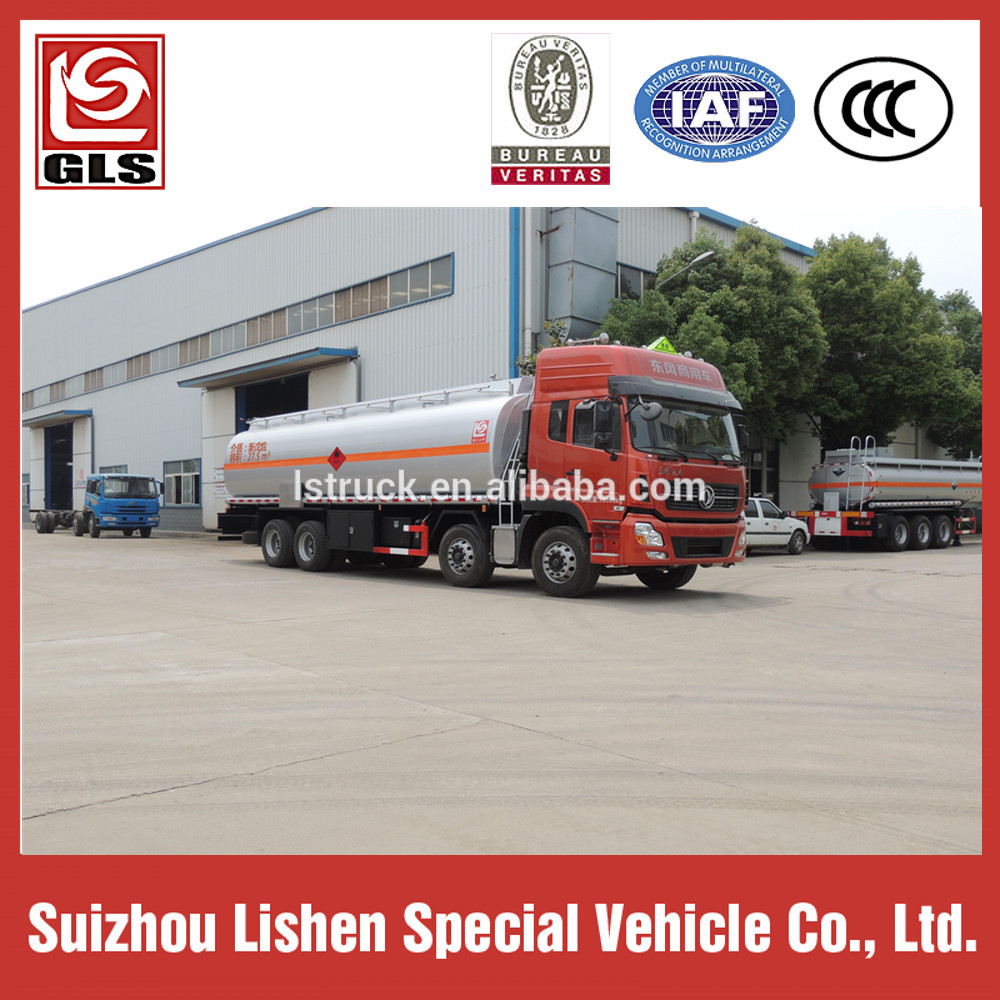 Dongfeng 8*4 Transporte de camiones de transporte de pistola Camión líquido