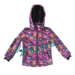 Softshell jacket with removable hat