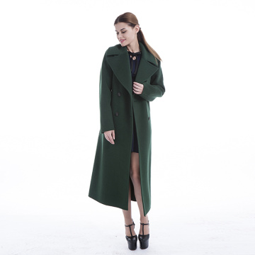 Sobretudo de cashmere verde com temperamento