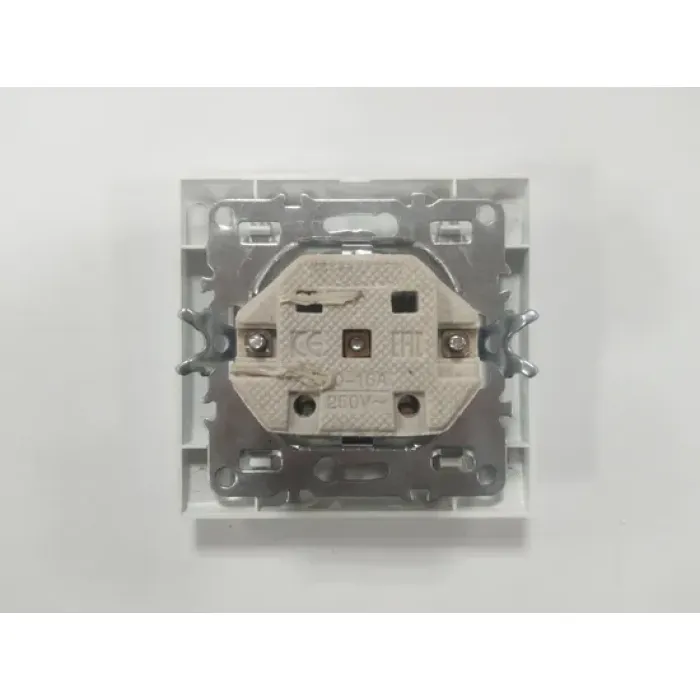 Soket Schuko Tipe Eropa dengan Basis Keramik