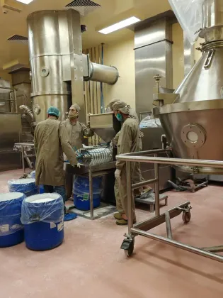 GMP Standard Pharmaceutical Fluid Bed Dyrer