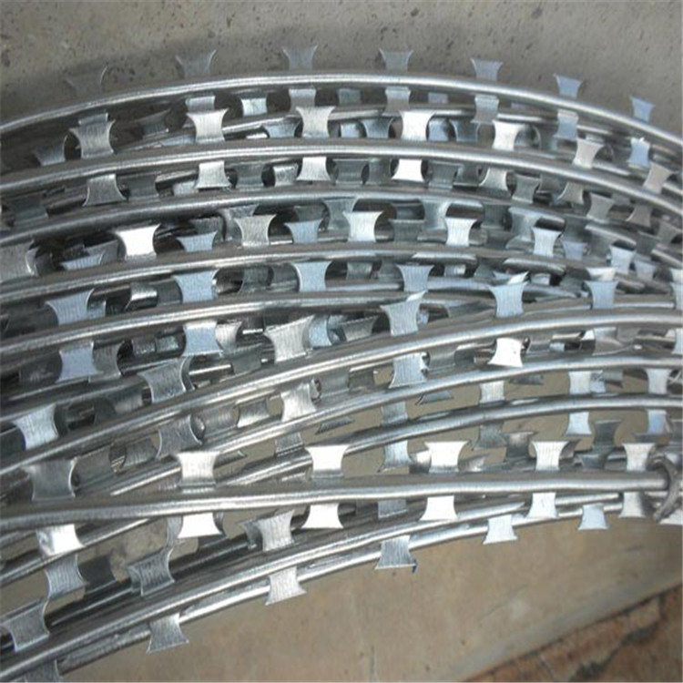 BTO-22 cheap electro galvanized razor wire coil price