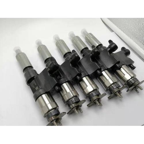 095000-8901 Fuel Injector 19T0268 For EX350 Excavator