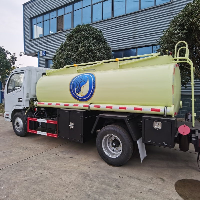 4 tons oil tank truck