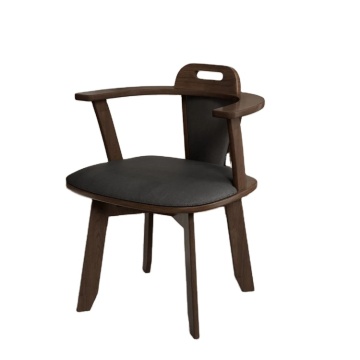 Sedie da cucina moderna italiana in legno massiccio di alta qualità con design per le braccia del tessuto per tavoli da pranzo - CY162