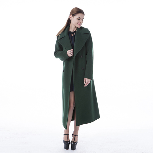 Cappotto in cashmere verde alla moda