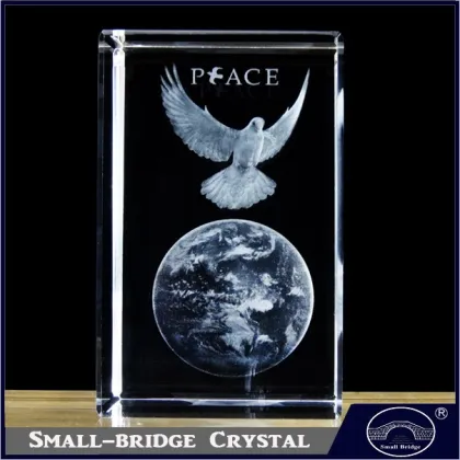 2014 Hot Selling 3D Laser Engraved Crystal Peace Doves