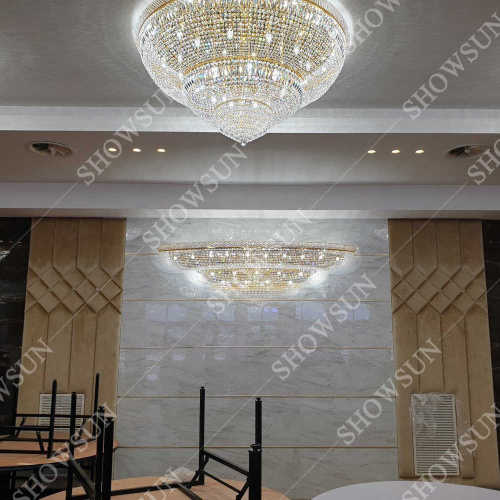 Projets Décoration du couloir grand lustre en cristal