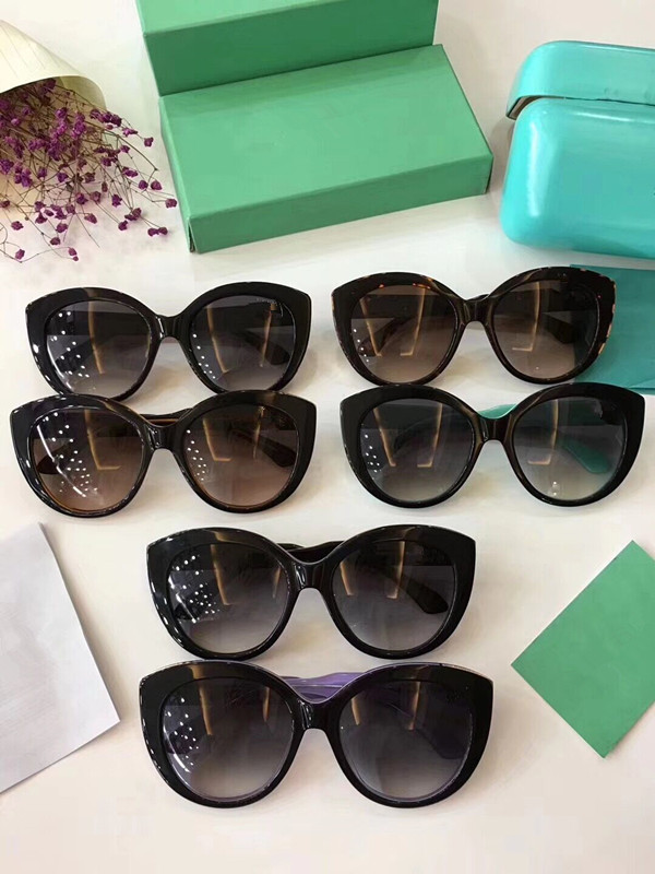 Cat Eye Sunglass For Round Face