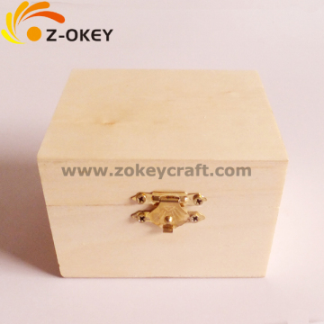 2016 Hot Selling Wooden box with button packing box for gift square wood box