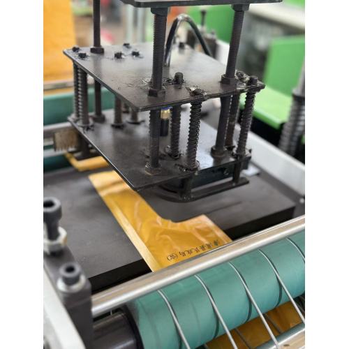 جلیقه ۸ تایی کیسه روی رول ماشین ساخت