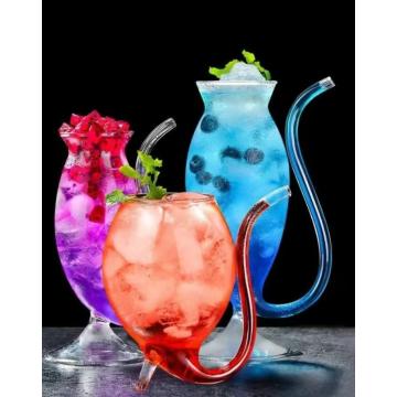Copa de vino transparente con tubo para beber Copa de vino